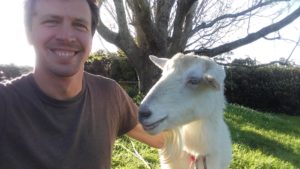 Legbúzgóbb társam a fűnyírásban