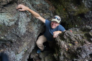 Máté barlangászott is a szigeten